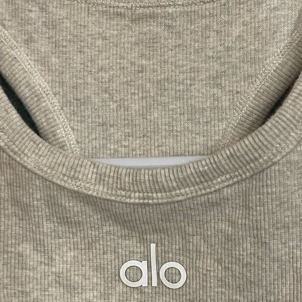 Like-new ALO Aspire Tank in Oatmeal Heather/White - M/L - Picture 3 of 5